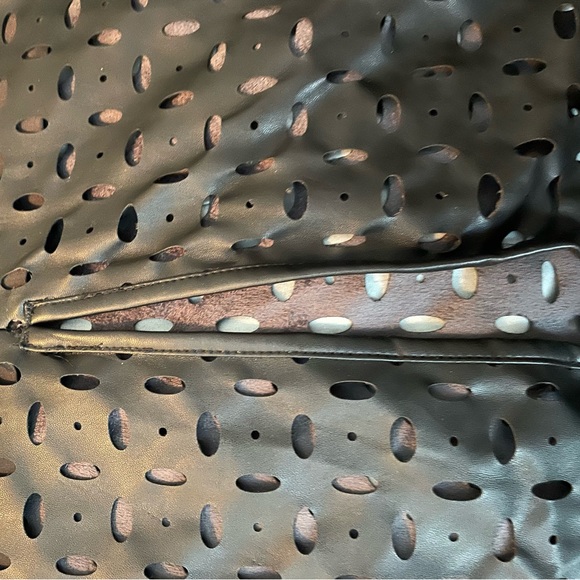 Banana Republic laser cut faux leather skirt NWOT - Picture 10 of 10